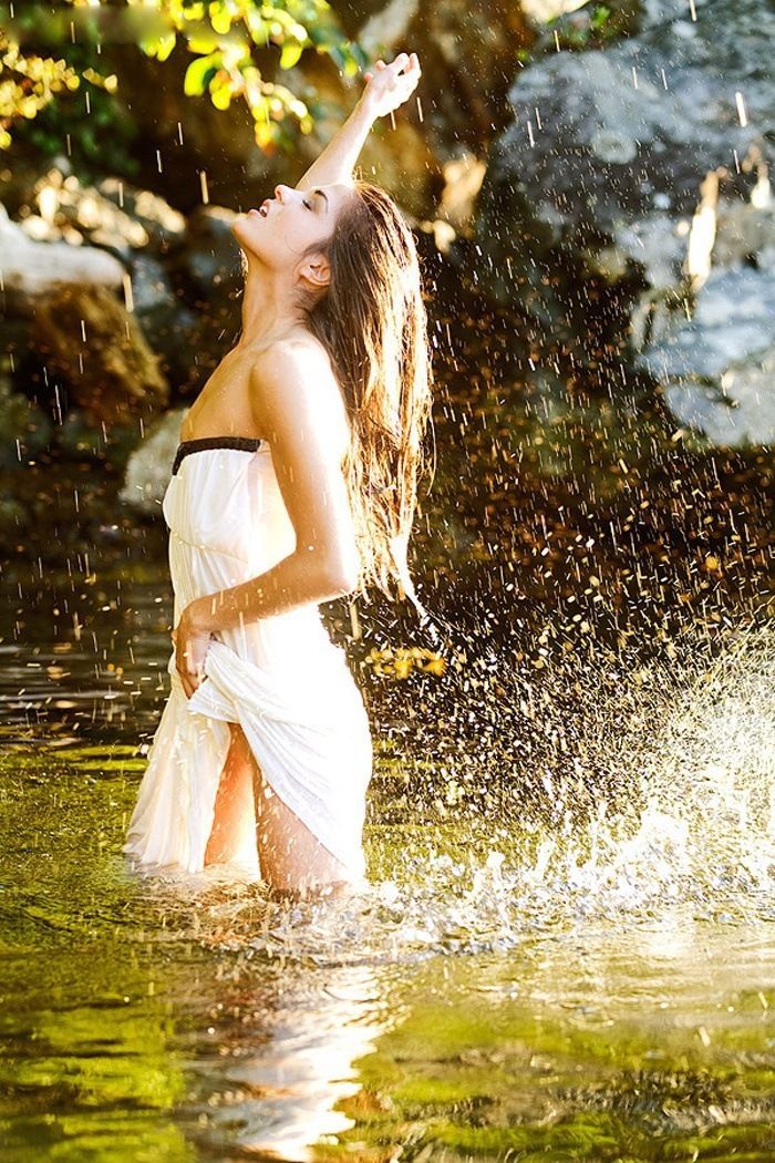 Marie Avgeropoulos in Dushanbe