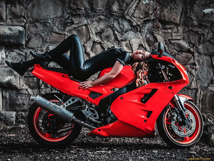 Beautiful girl Beautiful girls and motorcycles in Dushanbe