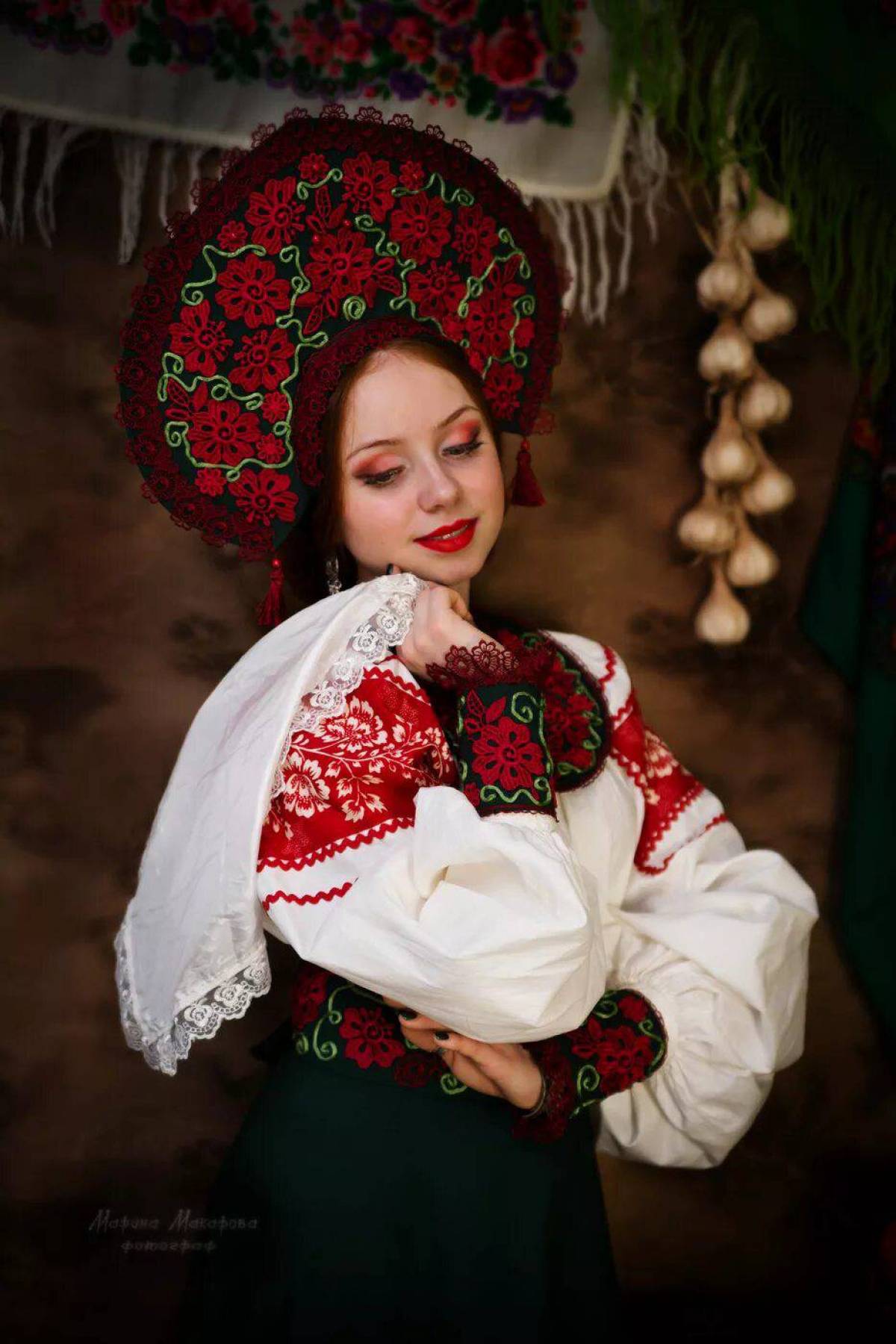 Women in Slavic costumes underwear in Dushanbe