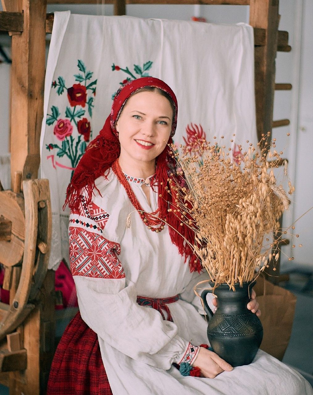 Women in Slavic costumes in Dushanbe