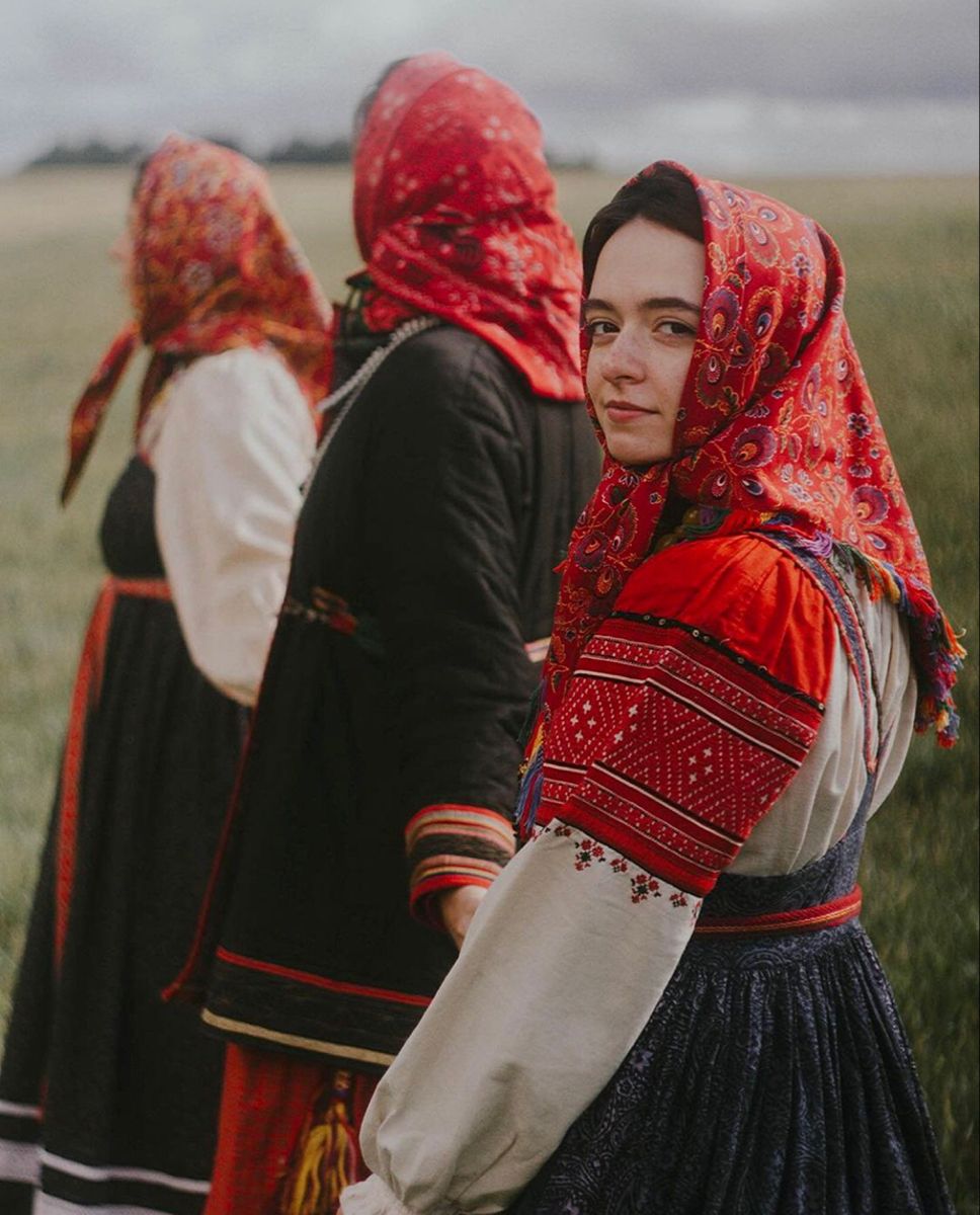Women in Slavic costumes in Dushanbe